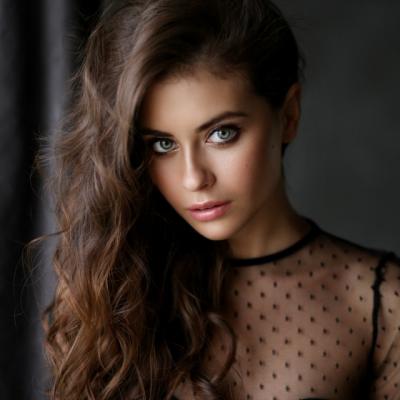 Lentile de contact pentru ochi fermecatori