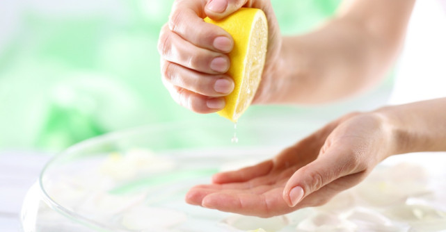 De ce sa NU mai folosesti sucul de lamaie in ingrijirea pielii si parului