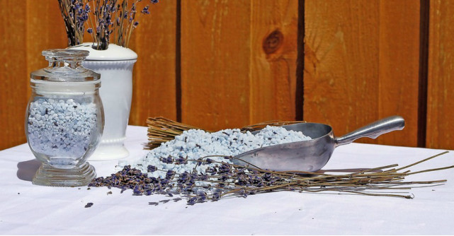 5 cosmetice care miros și arată atât de bine că îți vine să le mănânci! 