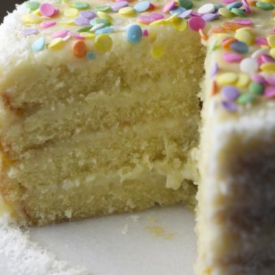 Prajitura vegana cu cocos pufoasa si cremoasa