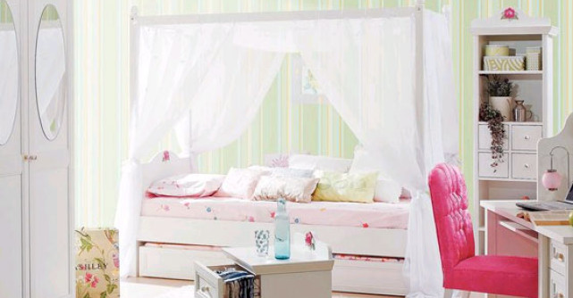 Reamenajeaza camera celui mic si pregateste-l pentru scoala!