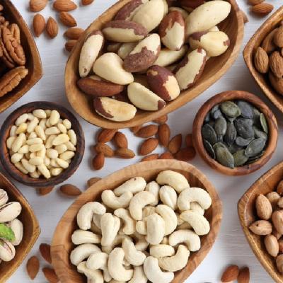 Câte calorii conțin alunele și ce beneficii sănătoase aduc organismului nostru? Cum e mai bine să le consumăm: coapte sau crude?