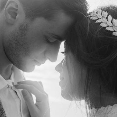 10 Moduri prin care îți arată că el simte că tu ești aleasa