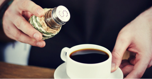 Cafea cu sare: o minune pentru sanatatea ta