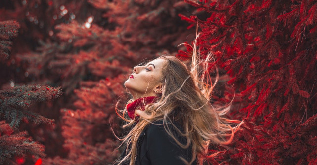 Foilayage, noul trend de colorare a parului pentru un look fabulos