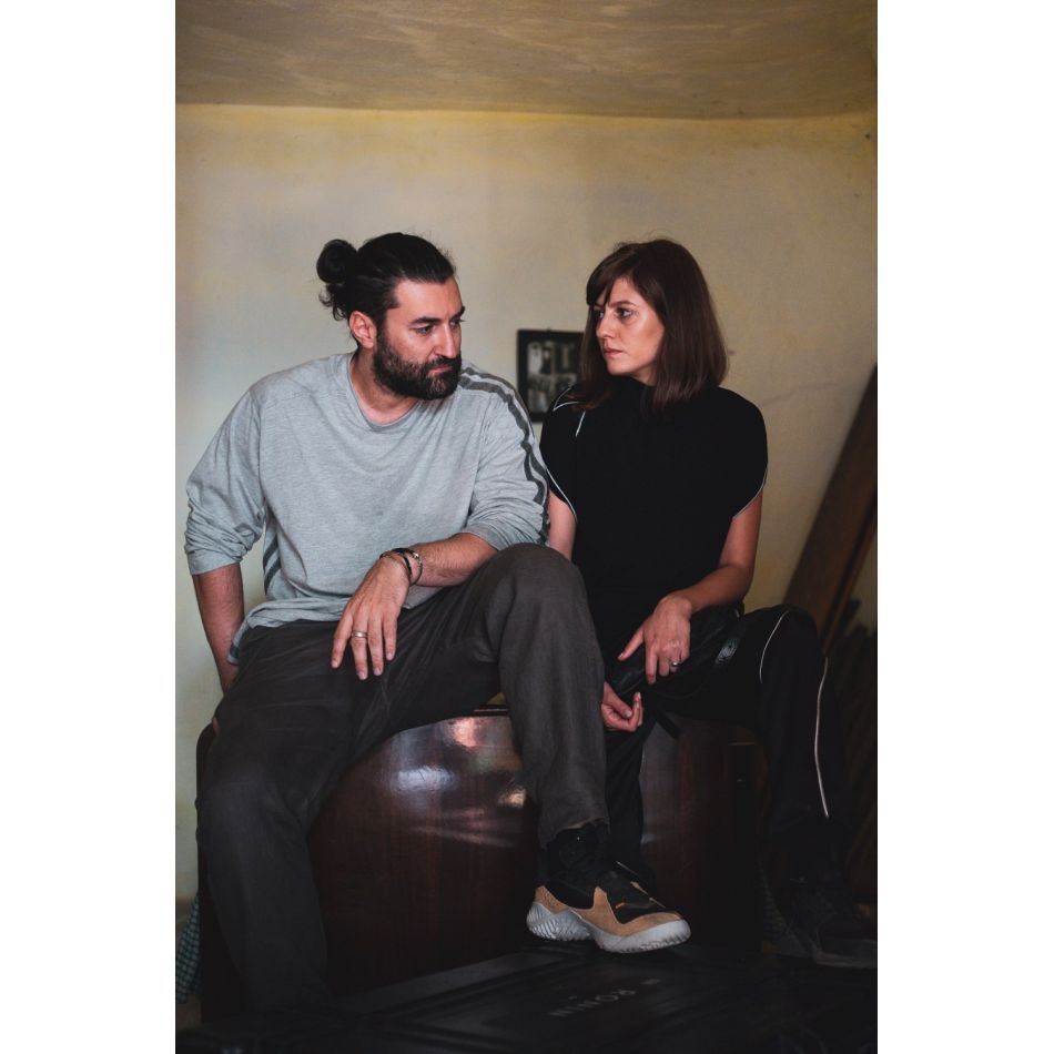 Smiley apare deprimat, cu cearcăne negre, tendințe suicidale și atacuri de panică