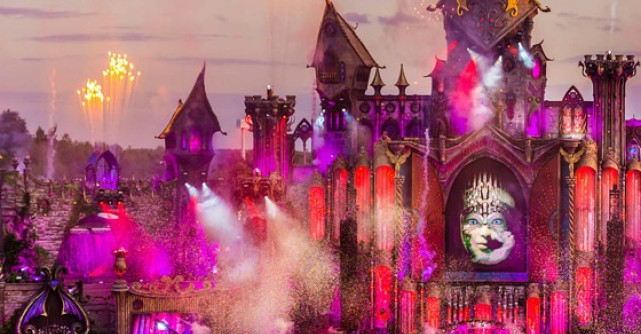 12 fani Lipton Ice Tea dau #verdelamuzica la Tomorrowland