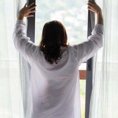 Cum sa-ti racoresti casa fara aer conditionat. Cele mai simple si eficiente metode