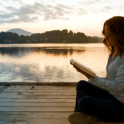 Diferenta dintre narcisism si iubirea de sine: Semnele unei tulburari mentale si calea spre vindecare