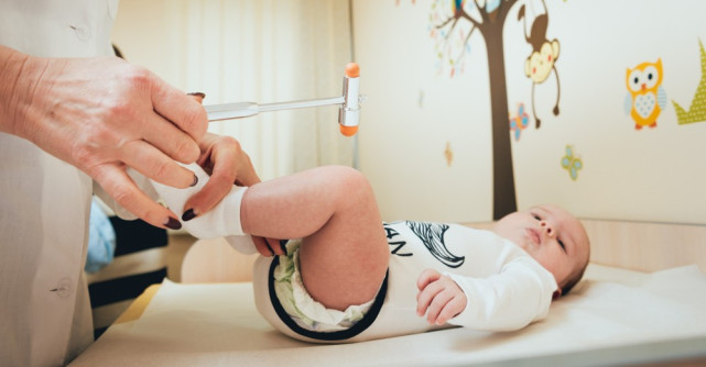 Ce sunt convulsiile febrile la copil? Tot ce ar trebui să știi