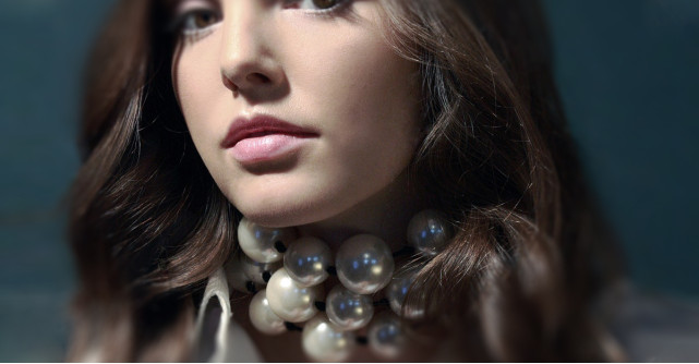 Modele de coliere cu pandantiv pentru primavara vara 2017