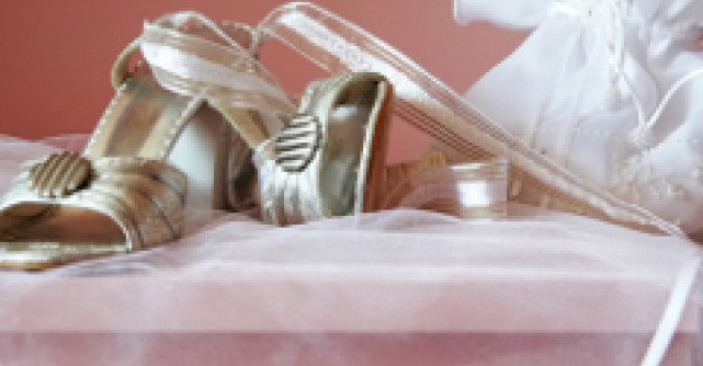 38 Accesorii si pantofi pentru mirese in 2012