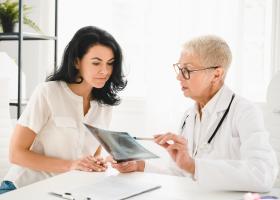 Metode începute devreme prin care poți preveni sau amâna osteomalacia și osteoporoza la menopauză