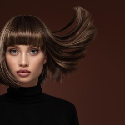 Tunsori bob cu breton: 5 tendințe care îmbină perfect clasicul cu naturalețea si feminitatea modernă