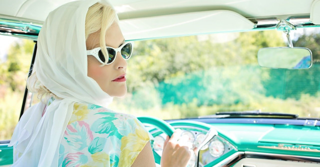 7 trenduri retro care se poartă în vara 2021