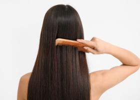 Căderea părului – cauze, tipuri de alopecie, tratamente și prevenție