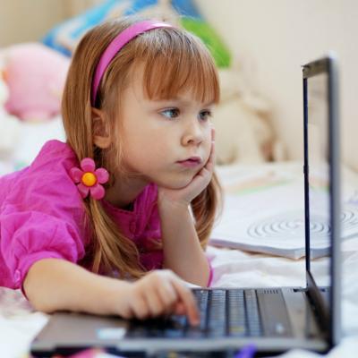 5 metode simple pentru a imbunatati postura unui copil