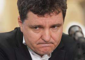 Nicușor Dan și-a aranjat șosetele lângă Zelenski, iar reacția președintelui ucrainean a devenit virală