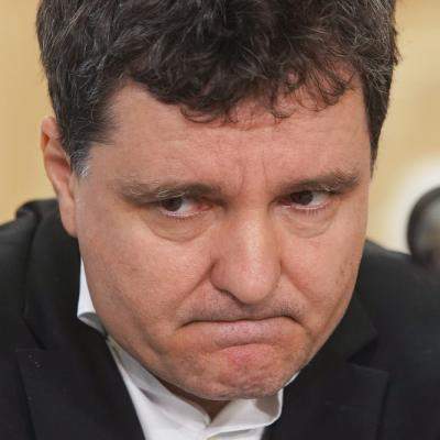 Nicușor Dan și-a aranjat șosetele lângă Zelenski, iar reacția președintelui ucrainean a devenit virală