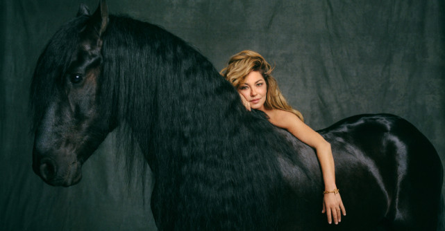 Shania Twain a lansat albumul 'Queen Of Me'