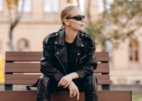 Cum să porți geaca de piele în 5 outfituri cool: ținute îndrăznețe cu efect de revistă