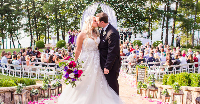 Cum să alegi rochii de nuntă perfecte pentru a face impresie bună ?