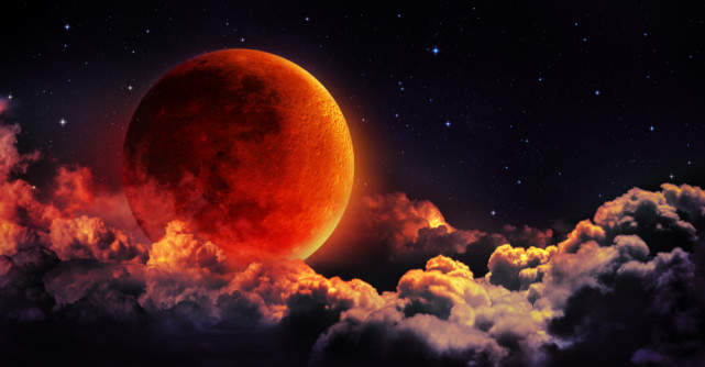 Ultima Luna Plină a verii are putere divină și ne eliberează de toți demonii ce dansează prin amintiri