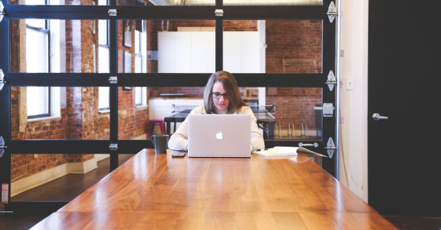 Cum sa faci o prima impresie grozava la un interviu de angajare. Trucul care te scoate in evidenta si te face de neuitat