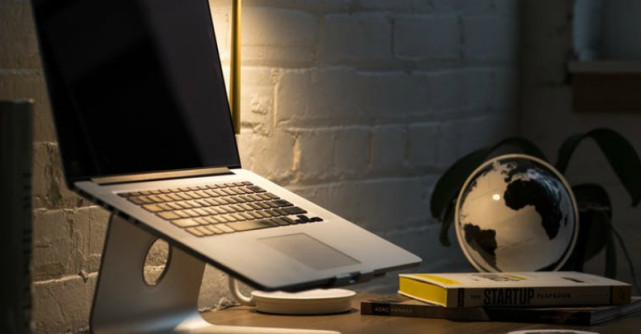 Cum alegi cea mai bună lampă de birou - design, utilitate, tendințe pentru 2018