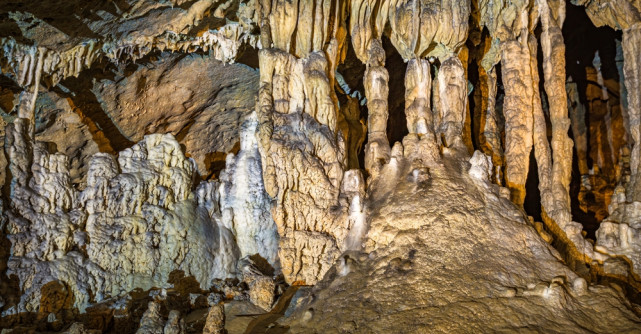 Peștera Muierilor - o călătorie fascinantă în inima Gorjului