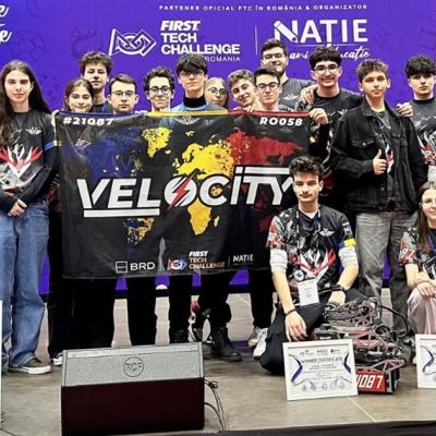 Campioana mondială la robotică în SUA, echipa Velocity din România, continuă cursa spre MTI - O victorie istorică pentru România