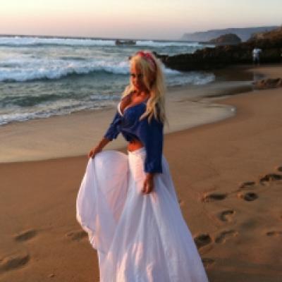 Anda Adam domina lumea