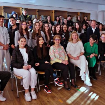 Primul asistent virtual din lume destinat meseriilor viitorului este testat de elevii liceelor din sectorul 3