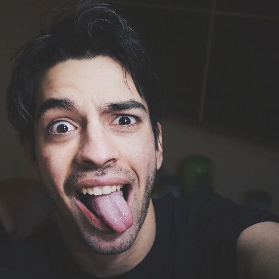 Fiul adoptiv al Luminiței Anghel, operat de urgență: Sunt singur în spital, nu am pe nimeni...