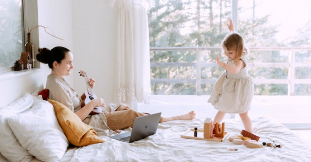 Modalități de a-i ține ocupați pe cei mici în contextul distanțării sociale