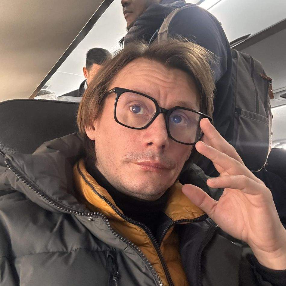 Marius Manole s-a accidentat pe scenă. Actorul a fost transportat de urgență la spital