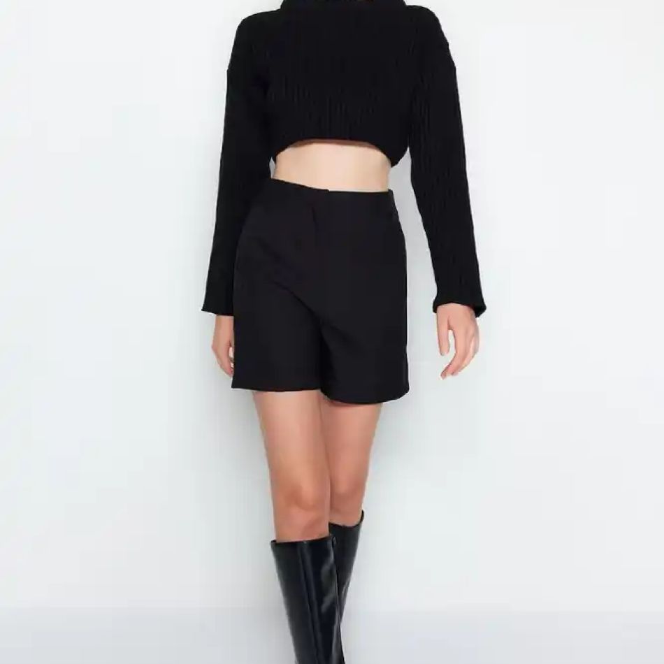 Talia înaltă revine: 20 de perechi de pantaloni pentru 2024 