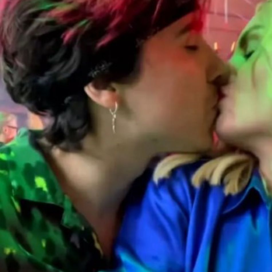 Alexandra Stan, diagnosticată cu tiroidită Hashimoto: E foarte riscant să te bazezi doar pe alimentație