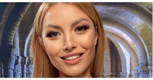 În prag de Sărbători, Elena Gheorghe vă colindă! Ascultă aici cea mai frumoasă piesă de Crăciun a artistei