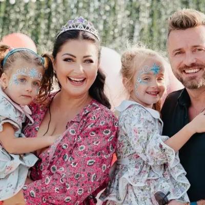 Gabriela Cristea și Tavi Clonda, criticați după ce le-au luat tablete fiicelor lor de Moș Nicolae: Moșul vine cu dulciurile..