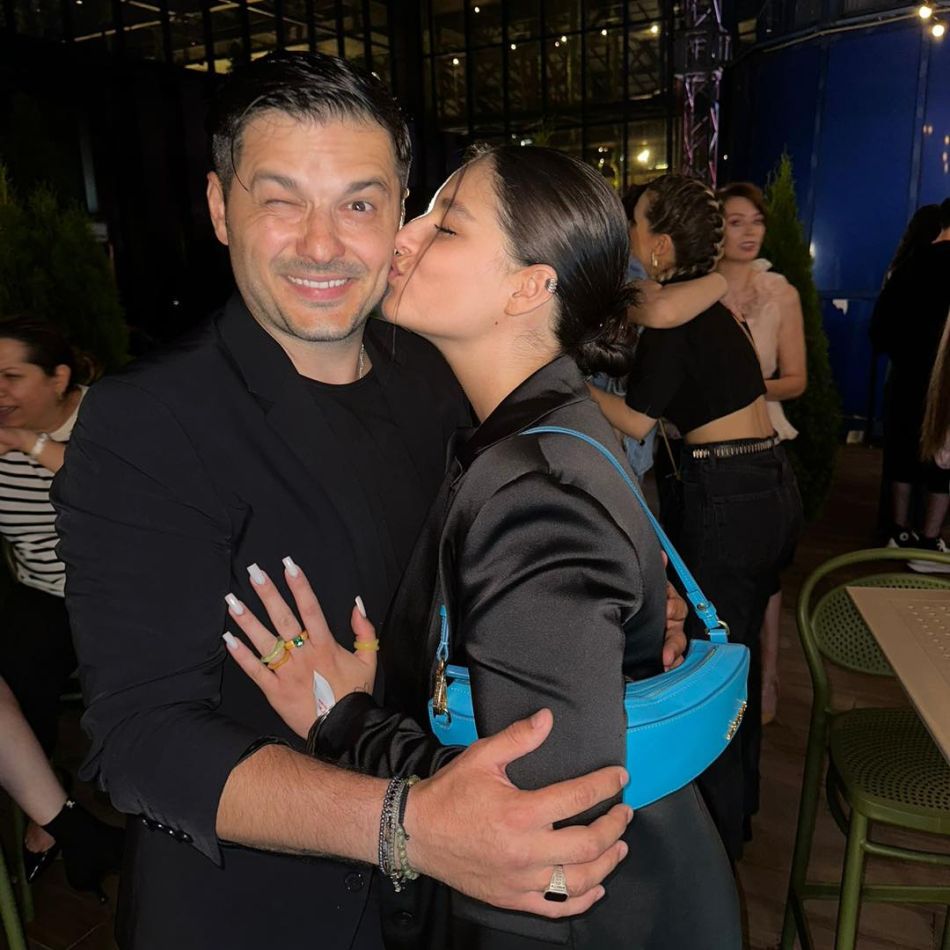 Carmina, fiica lui Liviu Vârciu, pregătită să pășească pe urmele tatălui ei: Am moștenit vocea lui, dar parcă eu cânt mai bine..