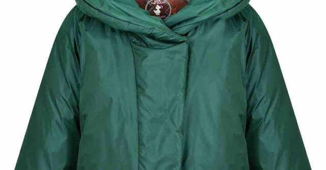 Verdele - culoarea naturii, un fashion hit al sezonului Toamnă/Iarnă 2021-2022 pe care îl regăsiți și în colecțiile outlet 