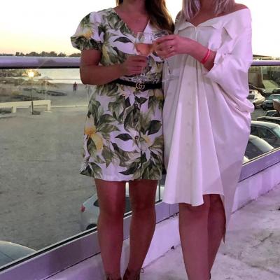 Startup-ul Remote Stories a sărbătorit 1 an de la lansare la malul mării, alături de influenceri și celebrități