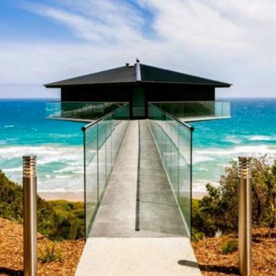 Imagini reale: Aceasta casa incredibila pare sa pluteasca deasupra marii