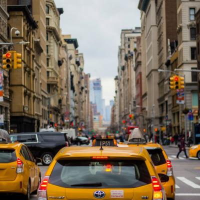 Cat te costa un taxi de la aeroport pentru 140 de capitale din intreaga lume