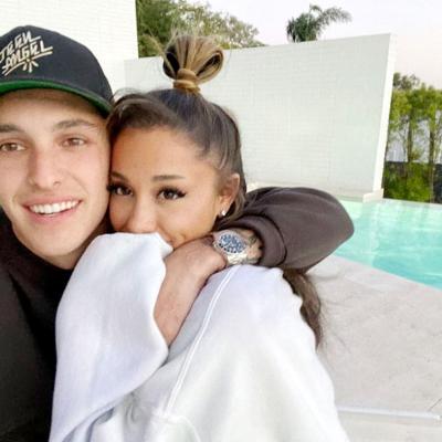 Ariana Grande a divorțat după  2 ani de căsnicie