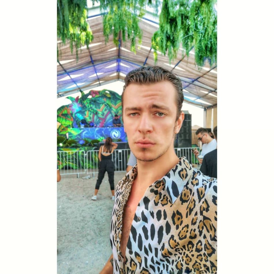 Andreea Bălan a îmbrăcat rochia de mireasă la America Express! Artista, sărut cu Jean Gavril!