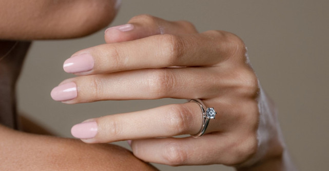 Inelul cu diamant - De ce este considerat un simbol al iubirii?