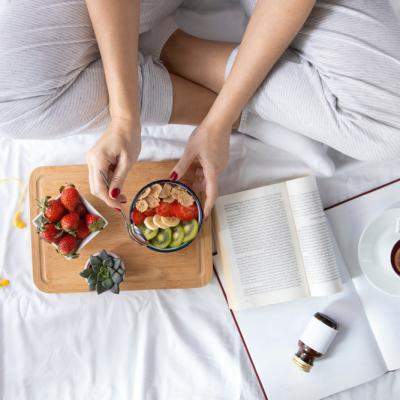 5 Cărți care te ajută să trăiești mai sănătos