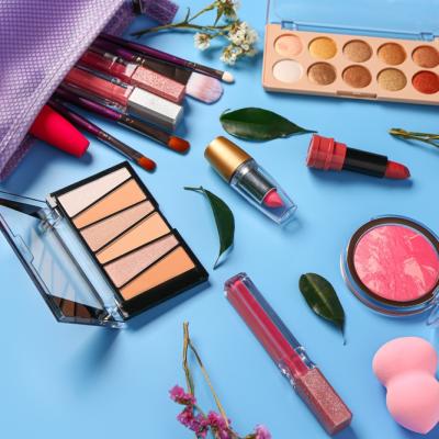 Codul de pe ambalaj îți spune dacă produsul cosmetic este expirat? Cum verifici corect valabilitatea când nu găsești data clară